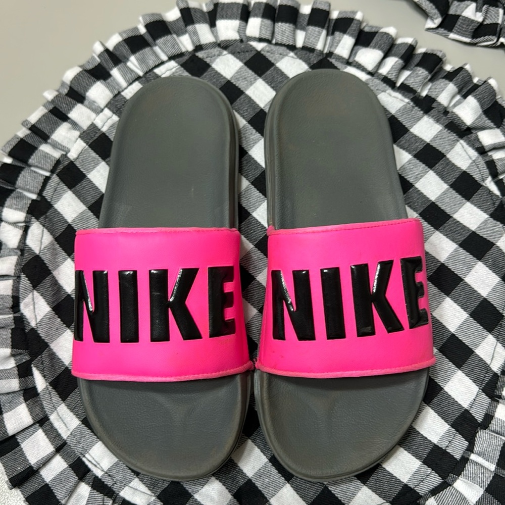 Nike slides